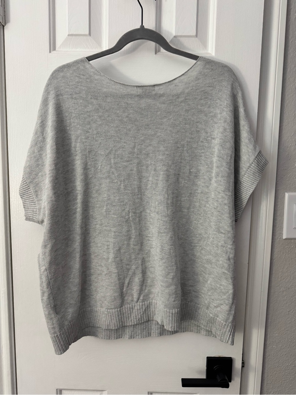 🔥3/$15 Old Navy Light Gray Women's Scoop-Neck Short-Sleeve Sweater